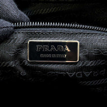 将图像加载到图库查看器中，PRADA Shoulder Bag Black Nylon
