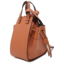 将图像加载到图库查看器中，LOEWE Hammock Drawstring Shoulder Bag Tan A538V07X15 Leather Size Mini
