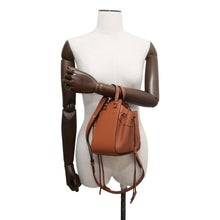 将图像加载到图库查看器中，LOEWE Hammock Drawstring Shoulder Bag Tan A538V07X15 Leather Size Mini
