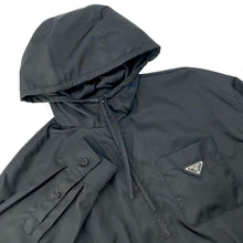 Load image into Gallery viewer, PRADA Re-Nylon raincoat Size 38 Black 292061 Nylon100%
