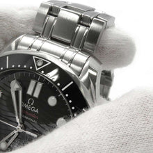 将图像加载到图库查看器中，OMEGA Seamaster Diver 300M Co-Axial W42mm Stainless Steel Black Dial 210.30.42.20.01.001
