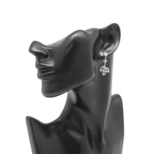 将图像加载到图库查看器中，HARRY WINSTON Lily Cluster Drop Earrings EADPRDDRLC Pt950
