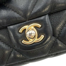 将图像加载到图库查看器中，CHANEL Matelasse Chain wallet Black AP2271 Lambskin
