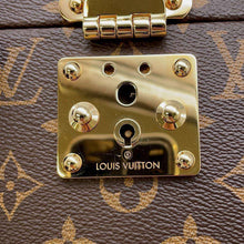 将图像加载到图库查看器中，LOUIS VUITTON Camera box BeigeM10079 Monogram
