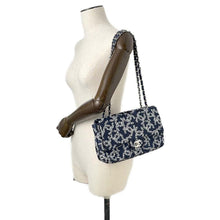 Load image into Gallery viewer, CHANEL CC Logo ChainShoulder Bag Navy/White Sequins Size 25
