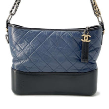 将图像加载到图库查看器中，CHANEL Gabriel de CHANEL Hobo Navy/Black A93824 Calf Leather
