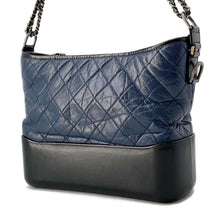 将图像加载到图库查看器中，CHANEL Gabriel de CHANEL Hobo Navy/Black A93824 Calf Leather
