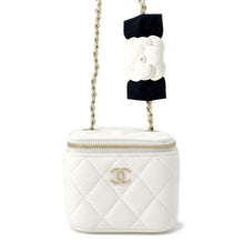 将图像加载到图库查看器中，CHANEL Matelasse Shoulder Vanity Camellia White AP2158 Lambskin
