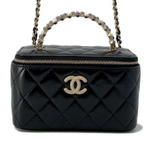 将图像加载到图库查看器中，CHANEL Matelasse 2wayShoulder Vanity with Pearl Handle Black Lambskin
