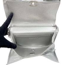 将图像加载到图库查看器中，CHANEL Ribbon Clutch 2way Shoulder Bag Silver AS5129 Lambskin
