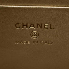 将图像加载到图库查看器中，CHANEL Waist pouch Gray Lambskin
