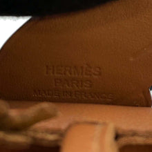 将图像加载到图库查看器中，HERMES Rodeo Pegasus Gold Lambskin Size PM
