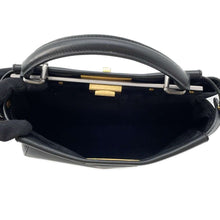 将图像加载到图库查看器中，FENDI Peekaboo Black 8BN226 Leather
