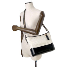 将图像加载到图库查看器中，CHANEL Gabriel de Hobo White/Black A93824 Calf Leather Size Large
