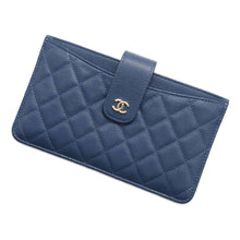 将图像加载到图库查看器中，CHANEL Matelasse Long Wallet Navy Caviar Leather
