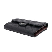 将图像加载到图库查看器中，CHANEL Matelasse Classic Tri-Fold Flap Wallet Black AP0232 Caviar Leather
