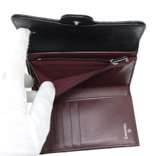 将图像加载到图库查看器中，CHANEL Matelasse Classic Tri-Fold Flap Wallet Black AP0232 Caviar Leather
