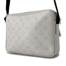 将图像加载到图库查看器中，LOUIS VUITTON Outdoor Messenger PM Antarctica M30243 Taigarama Monogram
