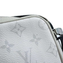 将图像加载到图库查看器中，LOUIS VUITTON Outdoor Messenger PM Antarctica M30243 Taigarama Monogram
