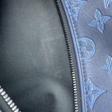 Load image into Gallery viewer, LOUIS VUITTON Discovery・Bumbag Noir/Navy BlueM45729 Monogram Shadow Size PM
