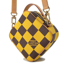 将图像加载到图库查看器中，LOUIS VUITTON Chess Messenger JauneMatt N40562 Damier・Pop
