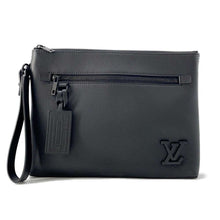 将图像加载到图库查看器中，LOUIS VUITTON Pochette・IPAD Noir M69837 Grain Leather
