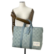 将图像加载到图库查看器中，LOUIS VUITTON Weekend Tote NM Blue M22537 Monogram Washed Denim
