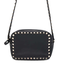 将图像加载到图库查看器中，Valentino Garavani RockStudded Shoulder Bag Black3W2B0809VSF Leather
