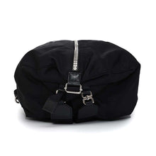 将图像加载到图库查看器中，Givenchy Logo G-Zip Backpack Black Nylon
