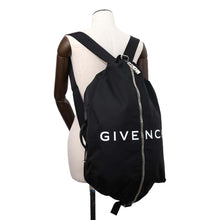 将图像加载到图库查看器中，Givenchy Logo G-Zip Backpack Black Nylon
