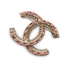 将图像加载到图库查看器中，CHANEL CC Logo Brooch Pink/Champagne Gold Leather Metal
