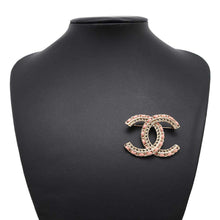 将图像加载到图库查看器中，CHANEL CC Logo Brooch Pink/Champagne Gold Leather Metal
