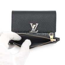 Load image into Gallery viewer, LOUIS VUITTON Portefeuille Capucine Compact Noir M80795 Taurillon Leather/Leopard
