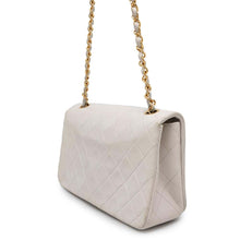 将图像加载到图库查看器中，CHANEL Matelasse ChainShoulder Bag White Lambskin
