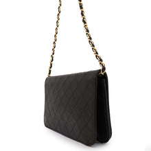 将图像加载到图库查看器中，CHANEL Matelasse Push Lock ChainShoulder Bag Black Lambskin
