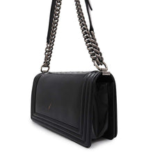 将图像加载到图库查看器中，CHANEL Boy Chanel ChainShoulder Bag Black Calf Leather
