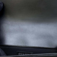 将图像加载到图库查看器中，CHANEL Boy Chanel ChainShoulder Bag Black Calf Leather
