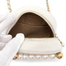 将图像加载到图库查看器中，CHANEL Matelasse Round Chain Shoulder Bag White AP0999 Lambskin
