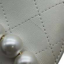 将图像加载到图库查看器中，CHANEL Matelasse Round Chain Shoulder Bag White AP0999 Lambskin
