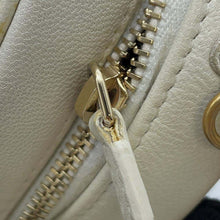 将图像加载到图库查看器中，CHANEL Matelasse Round Chain Shoulder Bag White AP0999 Lambskin
