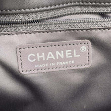 将图像加载到图库查看器中，CHANEL Matelasse ChainTote Bag Black/Gray Plastics Leather
