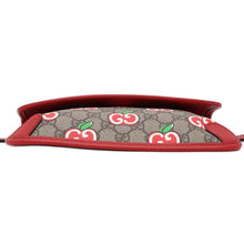 将图像加载到图库查看器中，GUCCI Apple GG Supreme Repom Waist Bag Beige/Red625233 PVC Leather
