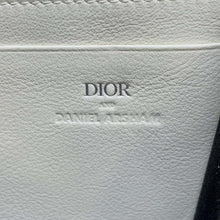 将图像加载到图库查看器中，Dior Daniel Arsham Collaboration Newspaper Pochette Bag White Leather
