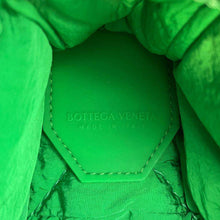 将图像加载到图库查看器中，Bottega Veneta Cassette Shoulder Bag Green 628951 Nylon
