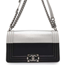 将图像加载到图库查看器中，CHANEL Boy Chanel ChainShoulder Bag Black/Silver Leather
