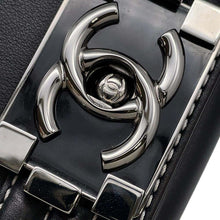 将图像加载到图库查看器中，CHANEL Boy Chanel ChainShoulder Bag Black/Silver Leather
