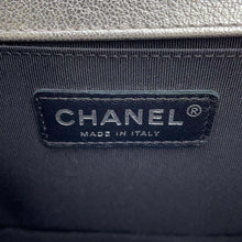 将图像加载到图库查看器中，CHANEL Boy Chanel ChainShoulder Bag Black/Silver Leather
