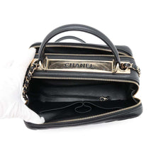 将图像加载到图库查看器中，CHANEL Trendy Bowling Bag With Logo Black Lambskin
