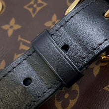 将图像加载到图库查看器中，LOUIS VUITTON Odeon NM Noir M45353 Monogram Size PM
