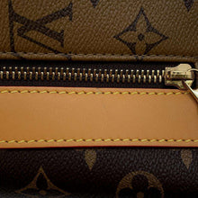 将图像加载到图库查看器中，LOUIS VUITTON Randonnee Messenger NIGOCollaboration NoirM45968 Monogram stripe
